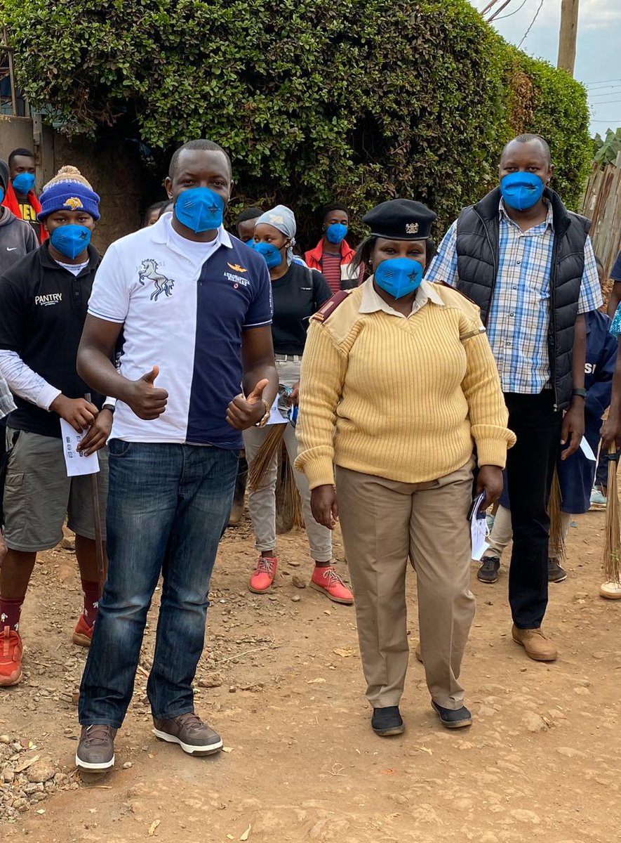 captdenno's tweet photo. Distribution of masks in various parts of the country courtesy of @USEmbassyKenya @USAmbKenya 
With @SirAlexMatere @ibara_agnes @hezron_mutugi @_kimnjugush 
#kunatumaini
#usamarafikifake https://t.co/0PB2dt0kgf