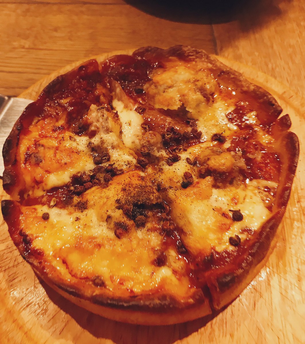 seaaaaworld's tweet photo. @東京ミッドタウン
Rio brewing &amp; Co bistro and gardenさん😍💕
噂のシカゴピザを食べてきました🍕
テイクアウトも実施しています♪♪
#東京ミッドタウン #乃木坂 #六本木 #シカゴピザ #嵐にしやがれ https://t.co/74Srs2RY0n