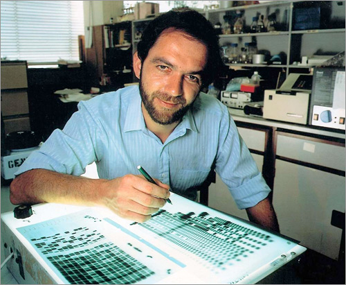STEMHUB_SE's tweet photo. #OnThisDayInSTEM- September 10th 1984: Alex Jefferys discovered DNA fingerprinting by identifying that every individual has a unique genetic code, so people could be identified by their genetic fingerprints. The technique has since helped to solve crime investigations. https://t.co/h0h71pwmVG