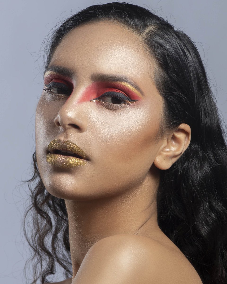 LvstyManagement's tweet photo. A N A R Z A D E ❗

Model: @anarzadeomar 
MUA: Kealeboga Molotsi
Photographer: @T_Lu_08 
Assistant: Kgothatso Madlela

#Portrait #Portraitphotography https://t.co/SZmdrlV9JA