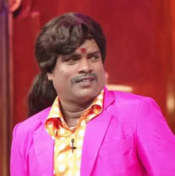 vigneshshil's tweet image. Laughing is a best medicine forever. Many of people laugh and relive from stress by your comedies.

Mirror of @VadiveluOffl
In chinathiraai screen 

Rest in peace sir 🙏🙏 miss you. 

 #RIP #VadivelBalaji #VadiveluBalaji #KPY #Sirichapochu .