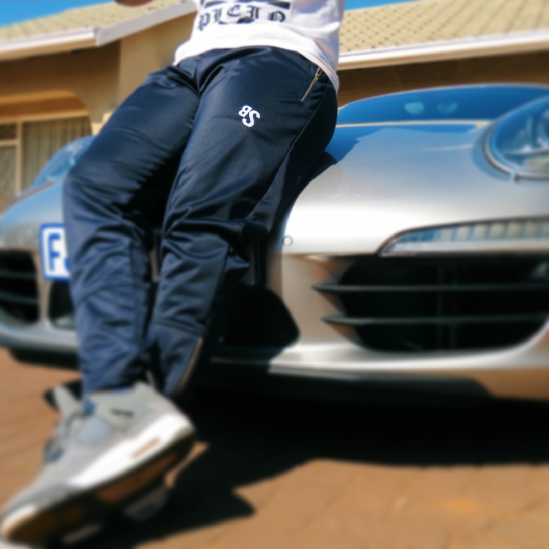 BlackSteel_C's tweet photo. @casspernyovest Imagine wearing these Lavish Stylish Tailor made tracksuits  by @BlackSteel_C  with @bathu_sa sneakers and a white Cassper Nyovest Tshirt inside with some cool happy socks by @skinnysbu 

[Thread] https://t.co/L8LsTPBTM6