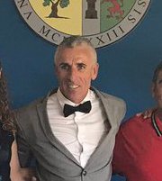 Echaremos de menos tus risas y abrazos. 
Siempre estarás entre nosotros