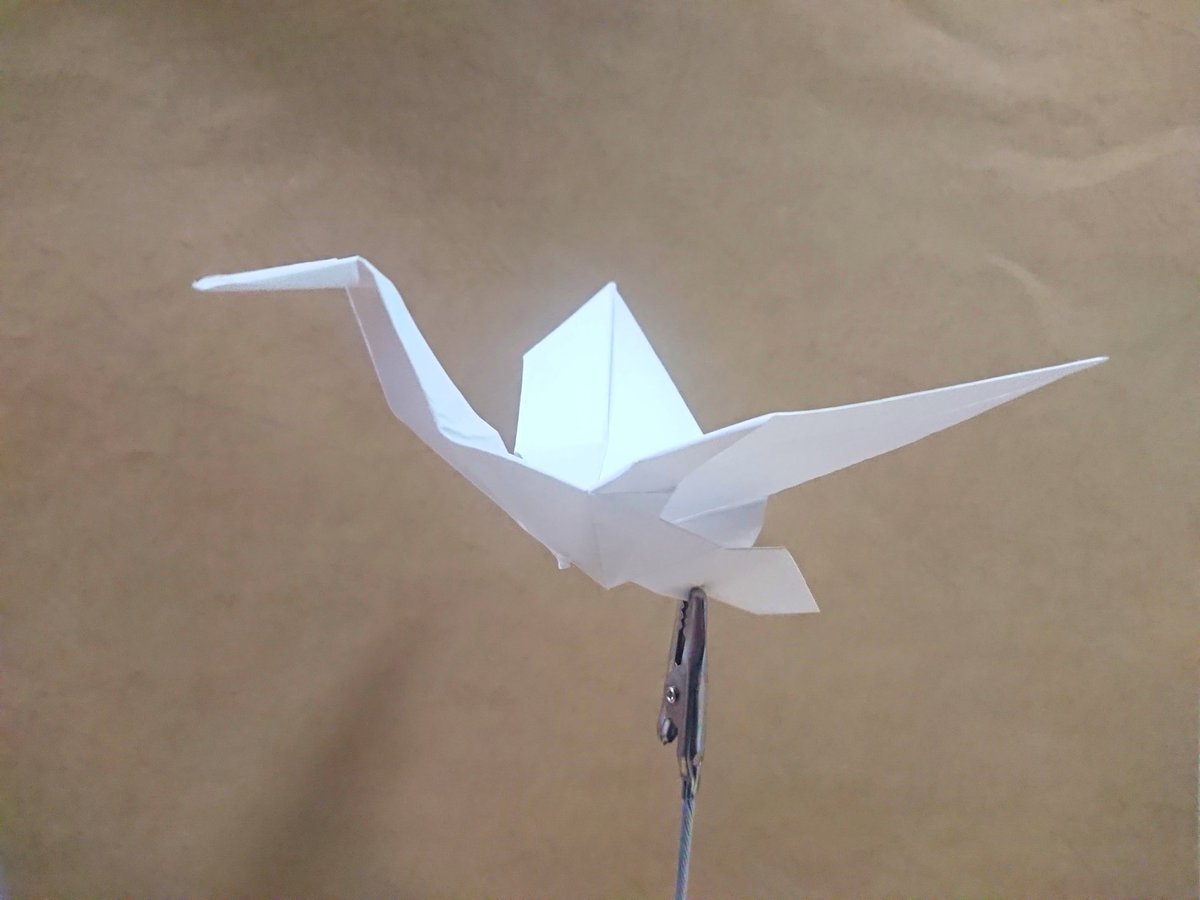 山口智之 折り紙へ続く道 作品名 飛ぶ白鳥 折り方 不切正方形一枚 創作 折手 私 鶴の基本形 から生まれたシンプル作品