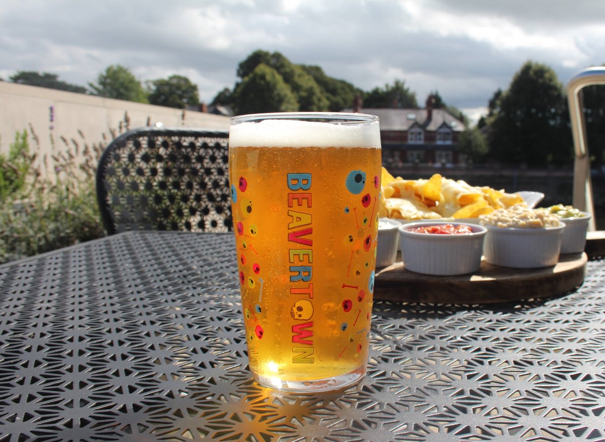 Fancy a pint? ☀️

Here's one for all you craft beer heads - NEW Beavertown Gamma Ray! A self-proclaimed "beer you can sit and drink all day". Perfect with a naughty side of our nachos or sweet potato fries!