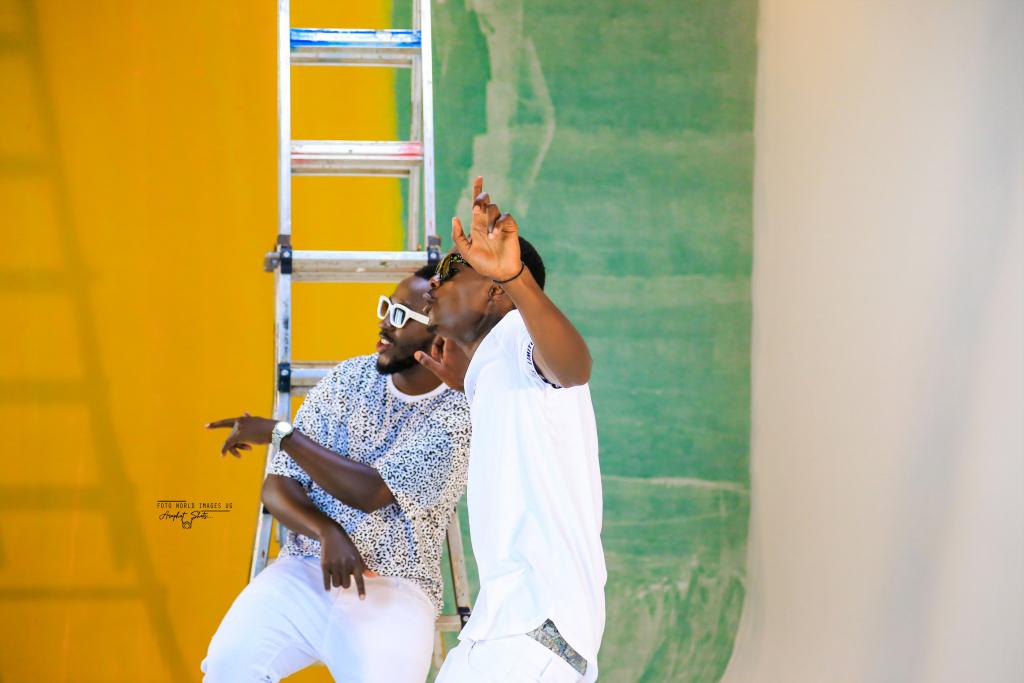 Mc_Kacheche's tweet photo. What's your best line in #Winner. 

#MbararaBoyAlbum 
@Mc_Kacheche &amp; @Ray_G_official 
👇👇👇👇👇👇👇👇👇
https://t.co/Sse1huICU5 https://t.co/krTh4EpOmV