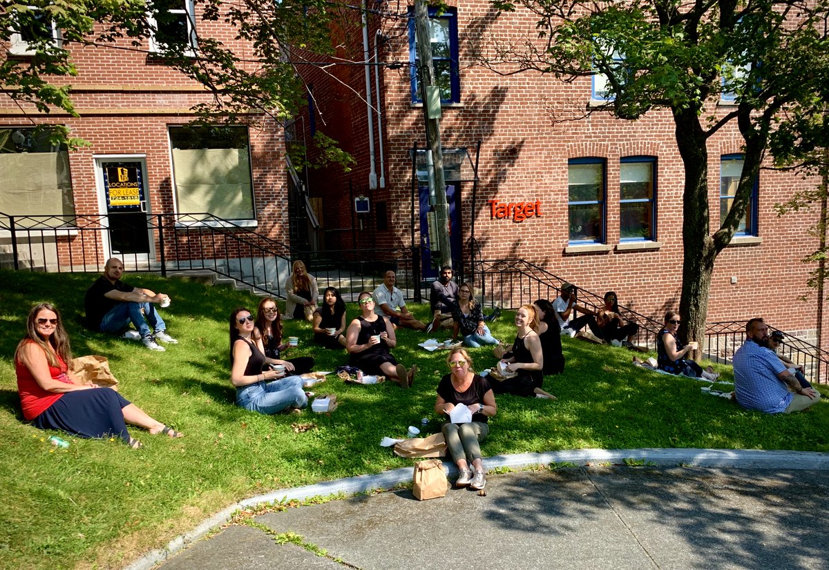TargetNL's tweet photo. A picnic lunch from @luxuslounge_yyt in the park with a few familiar faces - a sunny welcome back to the office. https://t.co/W1jvG7r3zh