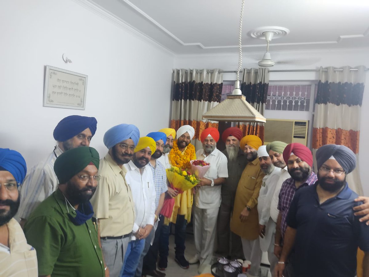 MLAJagdeepSingh's tweet photo. दिल्ली के #रामगढ़िया_बोर्ड के सदस्यों ने आज दिल्ली सरकार के #DTTDC विभाग में डायरेक्टर चुने जाने पर मिलकर हार्दिक शुभकामनाएं दी। सभी रामगढ़िया समाज के सम्मानित सदस्यों द्वारा सम्मान देने के लिए सादर आभार।🙏 https://t.co/CcdSxZ4plr