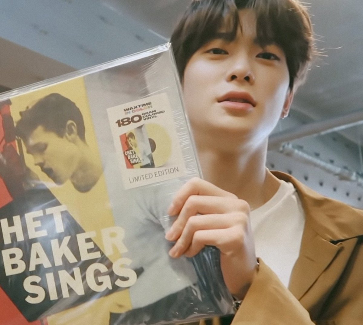 jaeH_try97's tweet photo. 𝙔𝙤𝙪 𝙖𝙣𝙙 𝙩𝙝𝙚 𝙢𝙪𝙨𝙞𝙘 📼🎧 https://t.co/0NT6dXhFIX