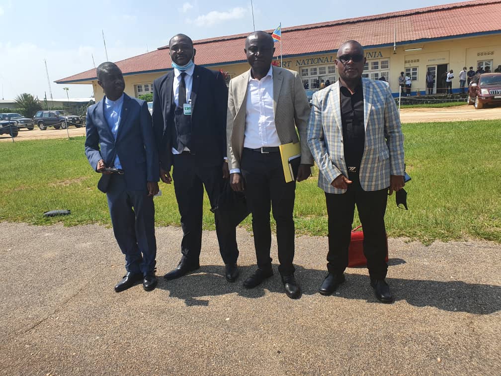 juvenalmunubo's tweet photo. Insécurité en #Ituri:Une mission mixte Gouvernement-Assemblée nationale vient d'arriver à #Bunia Objectifs:constater la situation sur terrain,écouter,échanger avec la population et la réconforter,comprendre les causes réelles,proposer des pistes de solution et faire le suivi.-JM https://t.co/MzUB6cPAyG