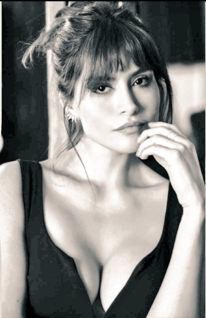 TheLordBlue01's tweet photo. Si la gente dice cosas malas de ti y te juzgan como si te conociera, no te sientas mal recuerda q lxs PERRXS ladran cuando no conocen a las personas.
¡¡¡Te quiero mogollón!!!
@MiriamSaavdra 😘💙
#ImperioInca #Cholita #HuracanPeruano #incaincondicional https://t.co/XgRTR76f68