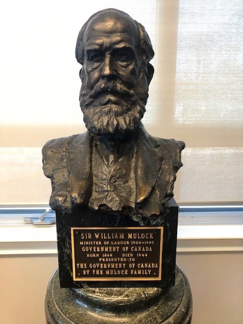 NewmarketHS's tweet photo. We're #resharing from Mayor @_JohnTaylor  📷   - an incredible bronze bust mounted on granite and weighing several hundred pounds of Sir William Mulock which will eventually find its way to the Mulock house. #FunFact - we saw this right before the #pandemic began! #newmarkeths https://t.co/iKV8u0iQD3