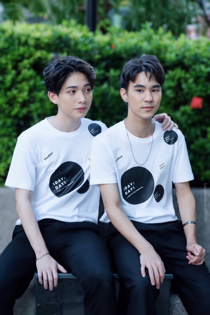 Leopeerapunn's tweet photo. ขอเสียงคนรอคู่นี้หน่อยค่าาาา ดูพร้อมกัน 19 กันยายน นี้ ทาง ช่อง 9 เวลา 23.00 น.
@leo_prp @Tai_tnp
#โอว่าดีไต๋ก็โอเค
#taitnp #taithanaphat #leotheplug #leo_peerapun #leo_prp #บทเพื่อนบทเพลง #ซีรีส์นี้ยังไม่มีชื่อเรื่อง #สุดท้ายก็เพื่อนกัน #FriendForever #1dayday1 #untitleseries https://t.co/Q6O2TRmWLa