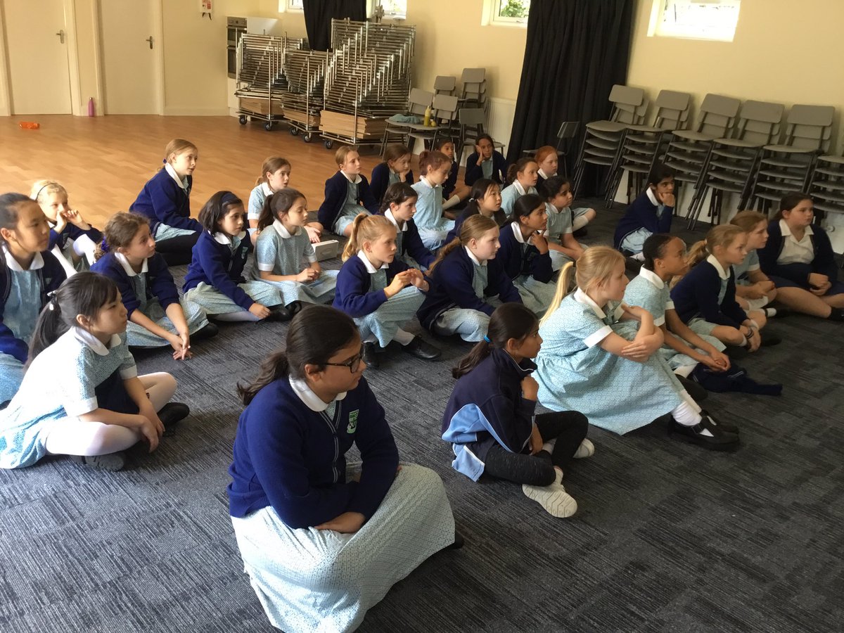 UrsulineYear6's tweet photo. Watching CAFOD’s National Assembly, ‘The world we want’.
Seeing our world with new eyes. #UrsulineInsieme #UrsulineMakingADifference #UrsulineInspire #CAFORD https://t.co/O9wjKTEtmG