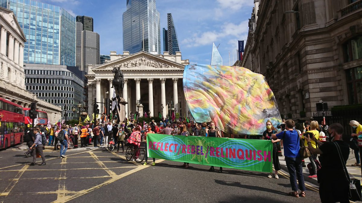 XRebellionUK's tweet photo. Filled with deviance & exuberant love for mother 🌍 Rebels march from the City to Parliament.
We call on politicians to back @CEEbill_NOW
We call on the media to #TellTheTruth about the #ClimateEmergency
#WeWantToLive https://t.co/5x5wayYj27