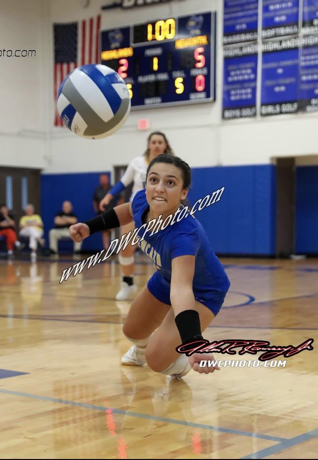 Happy senior night 🤩 Since we can’t have many fans tonight, here is a link you can use to watch! youtube.com/channel/UC-QJm…