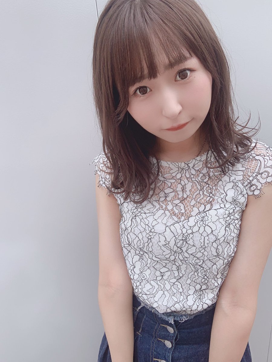 sayama_shiho's tweet photo. 今日は美容院にいってきたよーん♩

生誕祭のときに
ちょーどいい色になるよーに
暗めにしてもらった(˶˙˚̮˙˶)︎💕︎

今回も
U-REALMの小山さん @koyama321 に
やってもらいました♩

洋服はおねーちゃんがくれた お下がり☺︎

#セイラ #はむはむオレンジ https://t.co/hoPmCwEFUZ