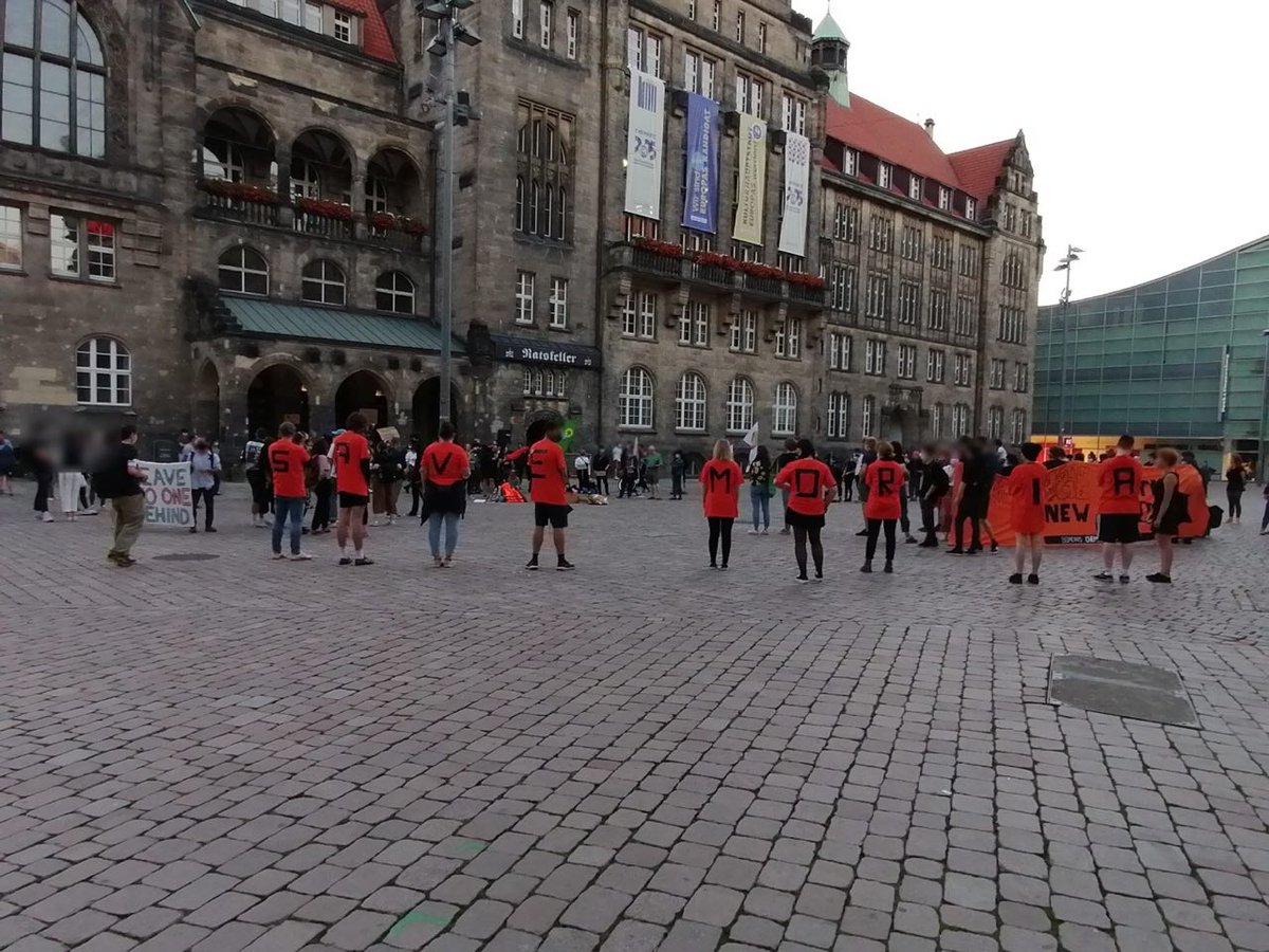 _C_Nazifrei's tweet photo. Es mangelt an allem: Nahrungsmittel, medizinische Versorgung, Toiletten und Duschen, Bildungsmöglichkeiten. Alles in allem ein lebensfeindlicher Ort, mitten in Europa. #savemoria https://t.co/UDqsFhftfQ