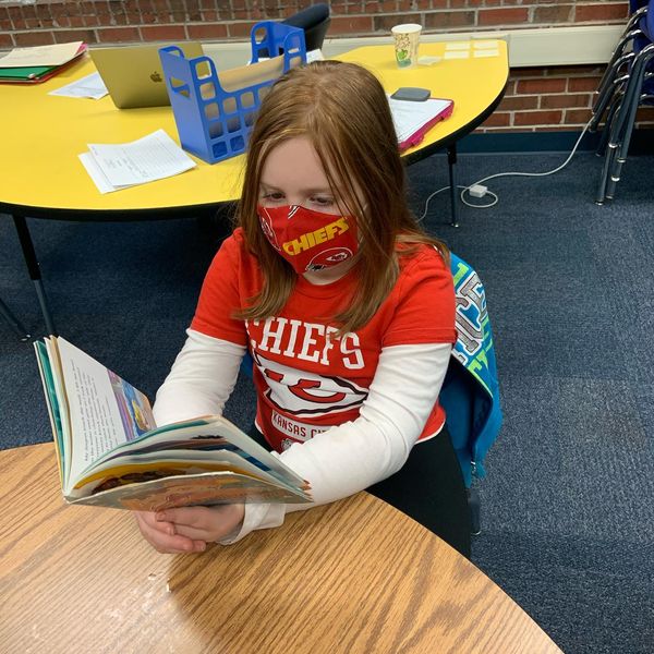 WinnwoodRocks's tweet photo. Rocking Red Thursday! 🏈 Go Chiefs! #wwleadon @leahmmcopeland https://t.co/njzfQIJ4OG