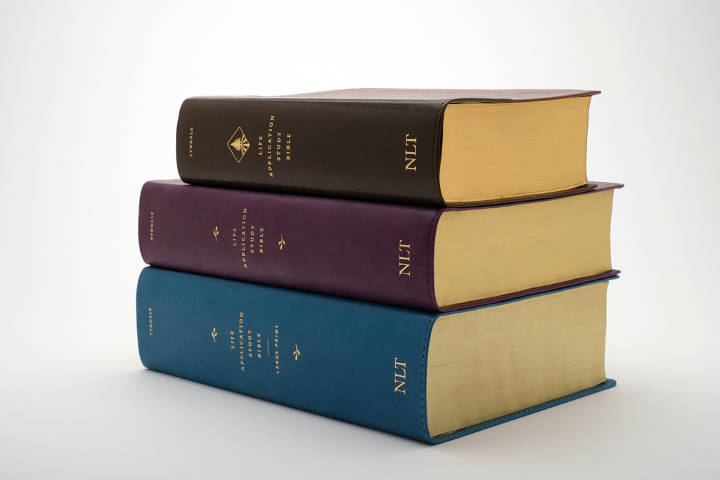 NLTverse's tweet image. Wondering if the Life Application Study Bible is for you? Our friend Pastor Tim Nickles shares not only a review, but a testimony about how this Bible changed his life. Check out his video l8r.it/NnJR

#NLTBible #LifeApplicationStudyBible #MyStory #ForAllTimes