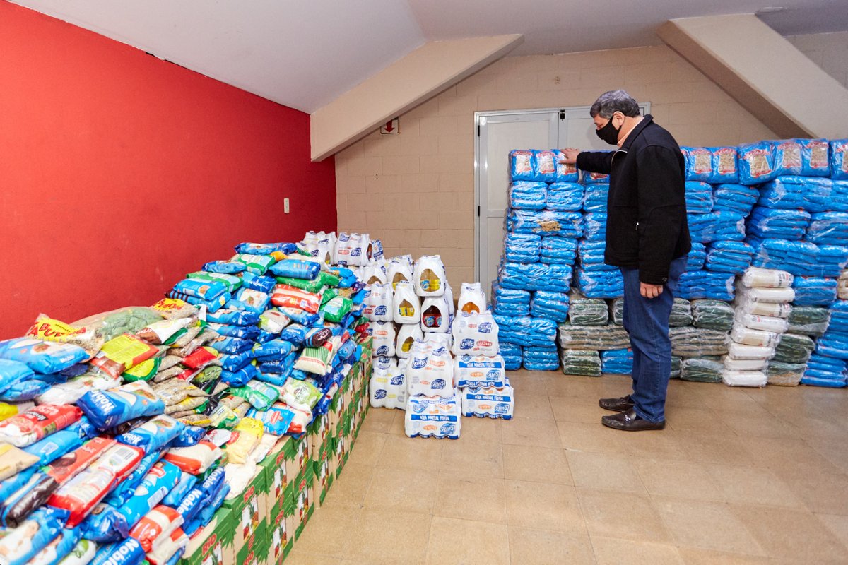 #SolidariosEnPandemia <a href="/lasherasmza/">Municipalidad de Las Heras</a> desarrolla un plan de acción de asistencia con mercadería y productos de higiene para más de 125 familias necesitadas, que no pueden salir a trabajar o que quedan aislados de sus seres queridos para evitar el contagio biencuyano.com.ar/?p=38701