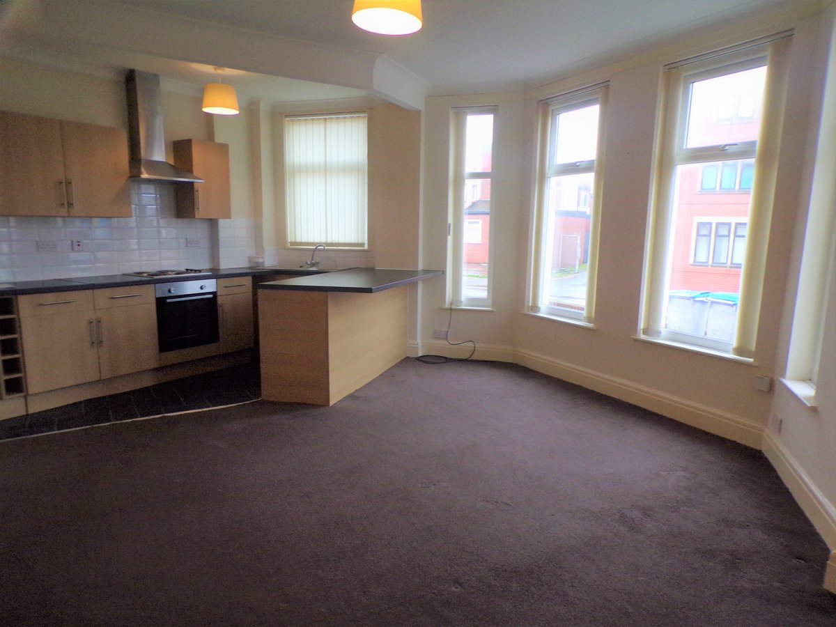 WinnieTreeBPOOL's tweet photo. ⭐️NEW ON THE MARKET⭐️

📍 : Warbreck Drive, Blackpool, FY2

💷 : £85 Per Week
💷 : £300 Bond
💷 : £368.34 PCM

🏠 : Ground Floor Flat
🛏 : One Bedroom
🛋 : Open Plan Lounge/Kitchen
🎡 : 5 Minute Walk To Promenade

To enquire please contact our office on 01253 304 309!

#blackpool https://t.co/RoE1lTFSd4