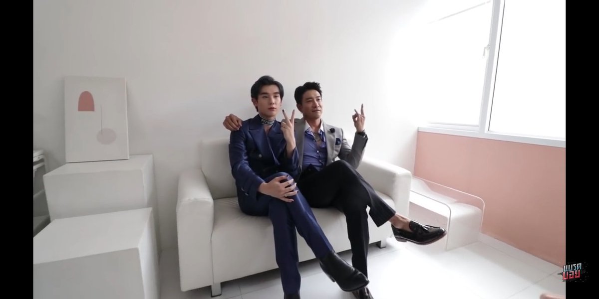lov3is4all's tweet photo. Definitely my favorite looks from tonight! Thank you @urai_official
💕 It was so fun to watch and also I learnt many things about fashion, posing and ofc make-up 😉👌
#BRADBOYxNINExURAI https://t.co/BIc9pvT2dI
