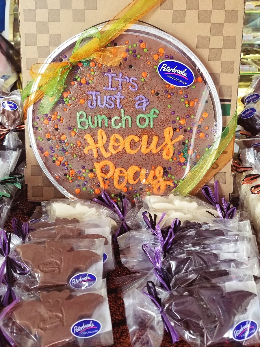 Conjur up some spooky fun! Stop by the shop to see all of our #chocolate Halloween treats. 🎃 ⁣⁣⁣🍫

⁣⁣⁣We are open until 10:15PM tonight or call (407) 644-3200 for curbside pickup at the new Park Avenue Curbsibe station # 4 located in front of our shop. ⁣⁣#Orlando