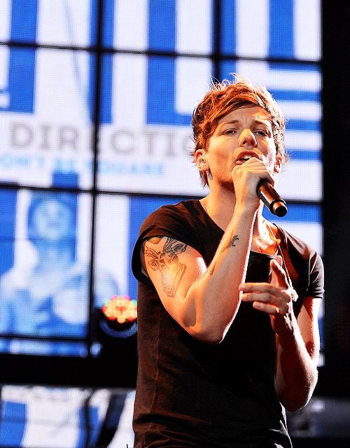 louis’ biceps (a thread)