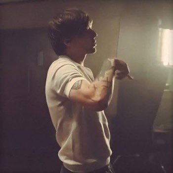 louis’ biceps (a thread)