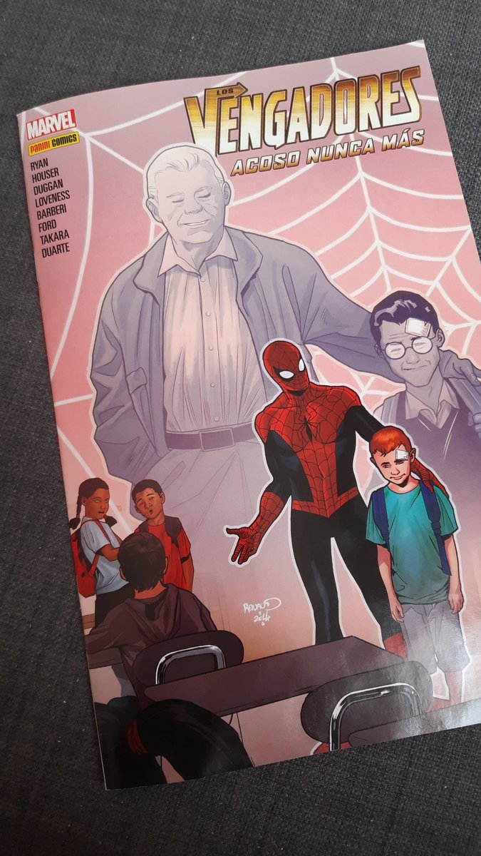 Biomartix's tweet photo. Ayuso haciendo el prólogo de un cómic, y decían que el 2020 no podía empeorar. https://t.co/AbTwSt4QG8