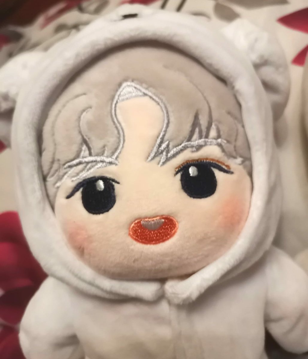 monbebeESG's tweet photo. [sg only]

hi friends! so we accidentally ordered a few extra dolls 🥴🥴🥴🥴 selling at 35 SGD per doll! comes with the outfit + birth cert (?)

have MH CK JH HW

bottom pics are how they look w the costumes on 😗✌🏻

dm if interested!:)

#MONSTAX #민혁 #주헌 #창균 #형원 https://t.co/5TuLEoBnc4