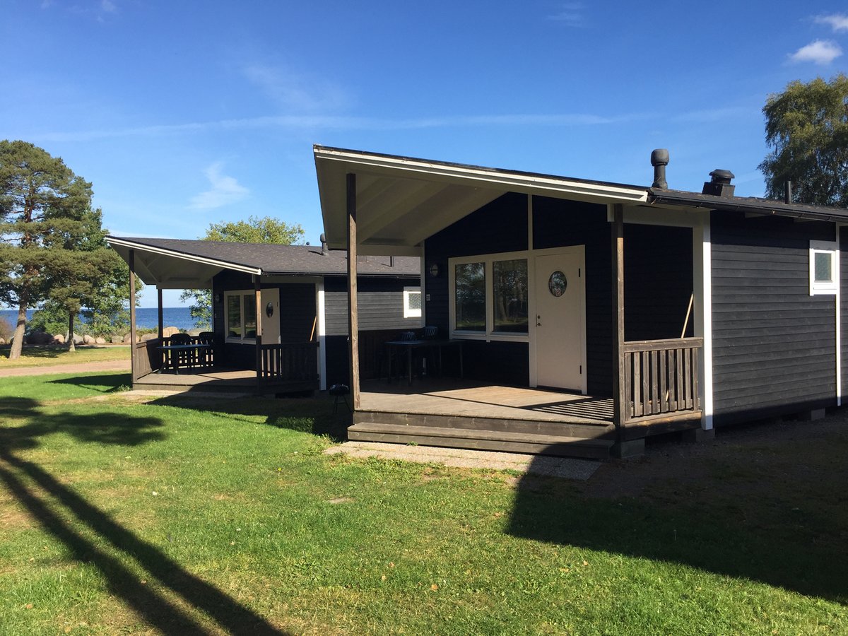 CampingSE's tweet photo. Njut av sensommaren på Öland. På grund av Covid-19 har Ölands Skördefest officiellt blivit inställd men många hantverkare, gårdsbutiker och konstnärer kommer även i år öppna sina dörrar för besök i mindre skala den 24-27 september. Boende hittar du här: https://t.co/f5nYaoNNJY https://t.co/L46UR0Yqws