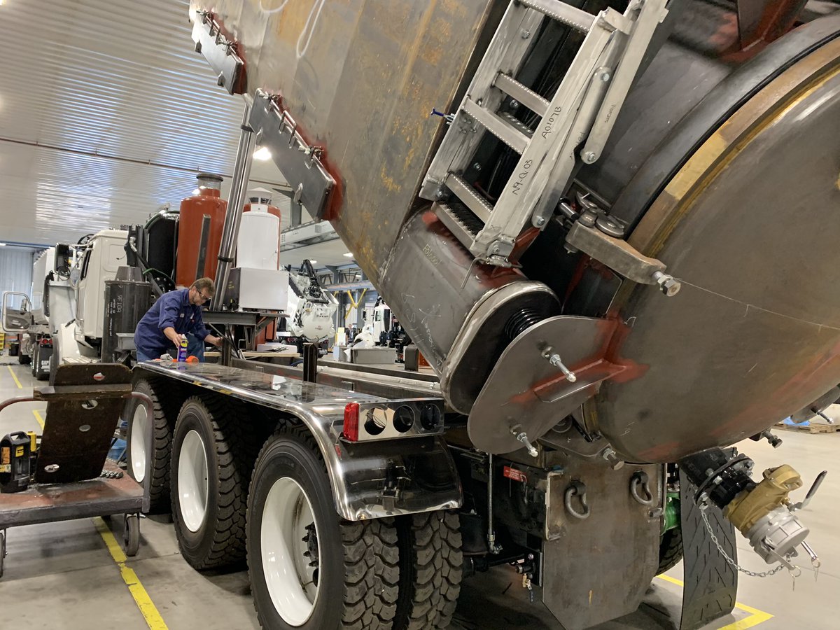 GapVaxInc's tweet photo. Workin hard #Gapvax #besttrucksinthebusiness #manufacturing #jobcreator #essential #thankful https://t.co/GKVJuWrWXJ