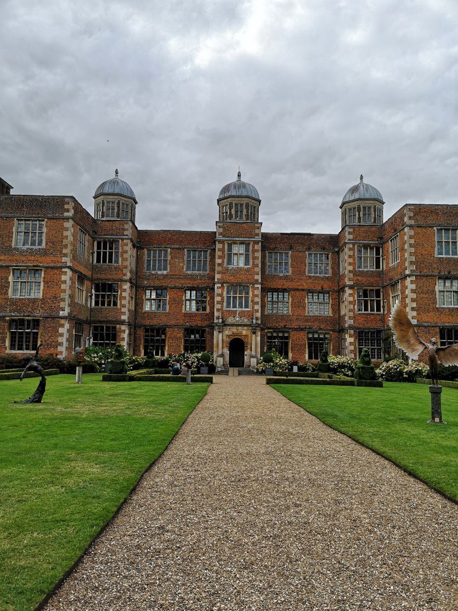 Spending a lovely afternoon <a href="/DoddingtonHall/">Doddington Hall</a> to have an exclusive look at the new #dragonfliesatdoddington display with <a href="/StBarnabasLinc/">St Barnabas Hospice</a> @lincolnbloggersuk #lincolnbloggersuk