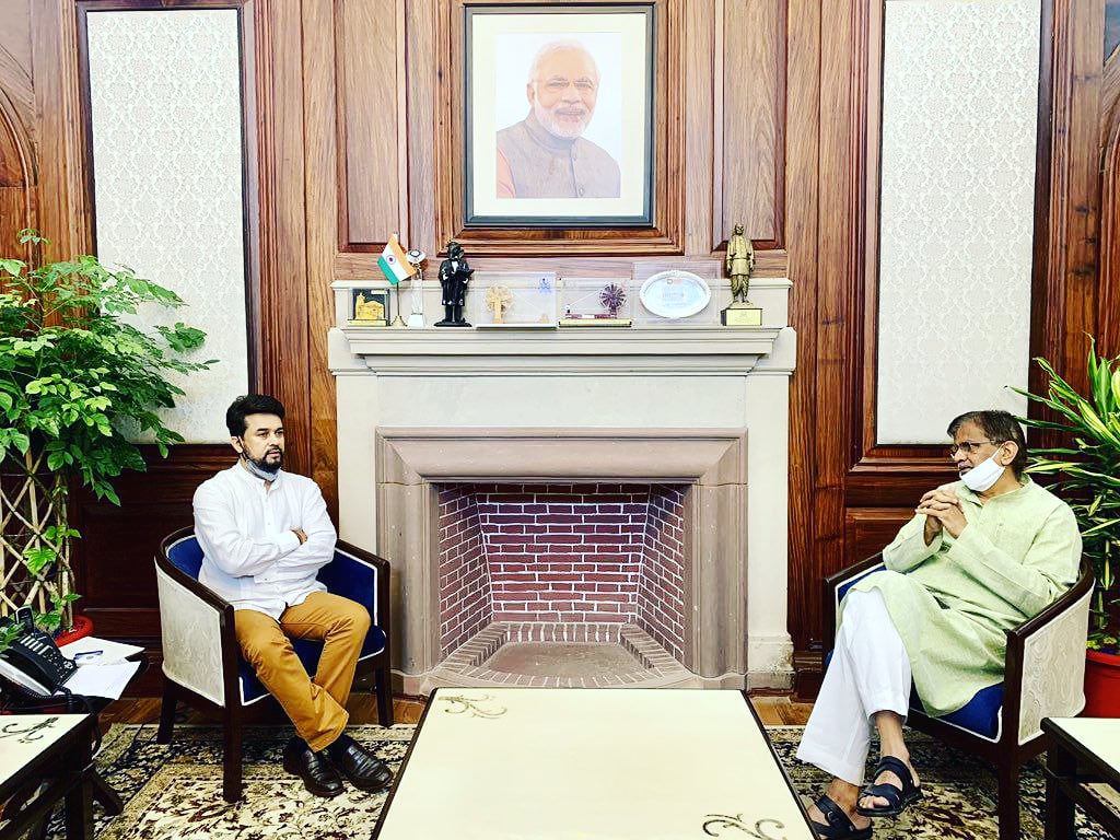 BjymHamirpur's tweet photo. हरियाणा भारतीय जनता पार्टी के प्रदेश अध्यक्ष श्री ओम प्रकाश धनखड़ ने श्री अनुराग ठाकुर से शिष्टाचार भेंट कर प्रदेश से जुड़े विभिन्न विषयों पर चर्चा की ।
@Anurag_Office 
@BJP4India https://t.co/0ZgWZeB2Vt