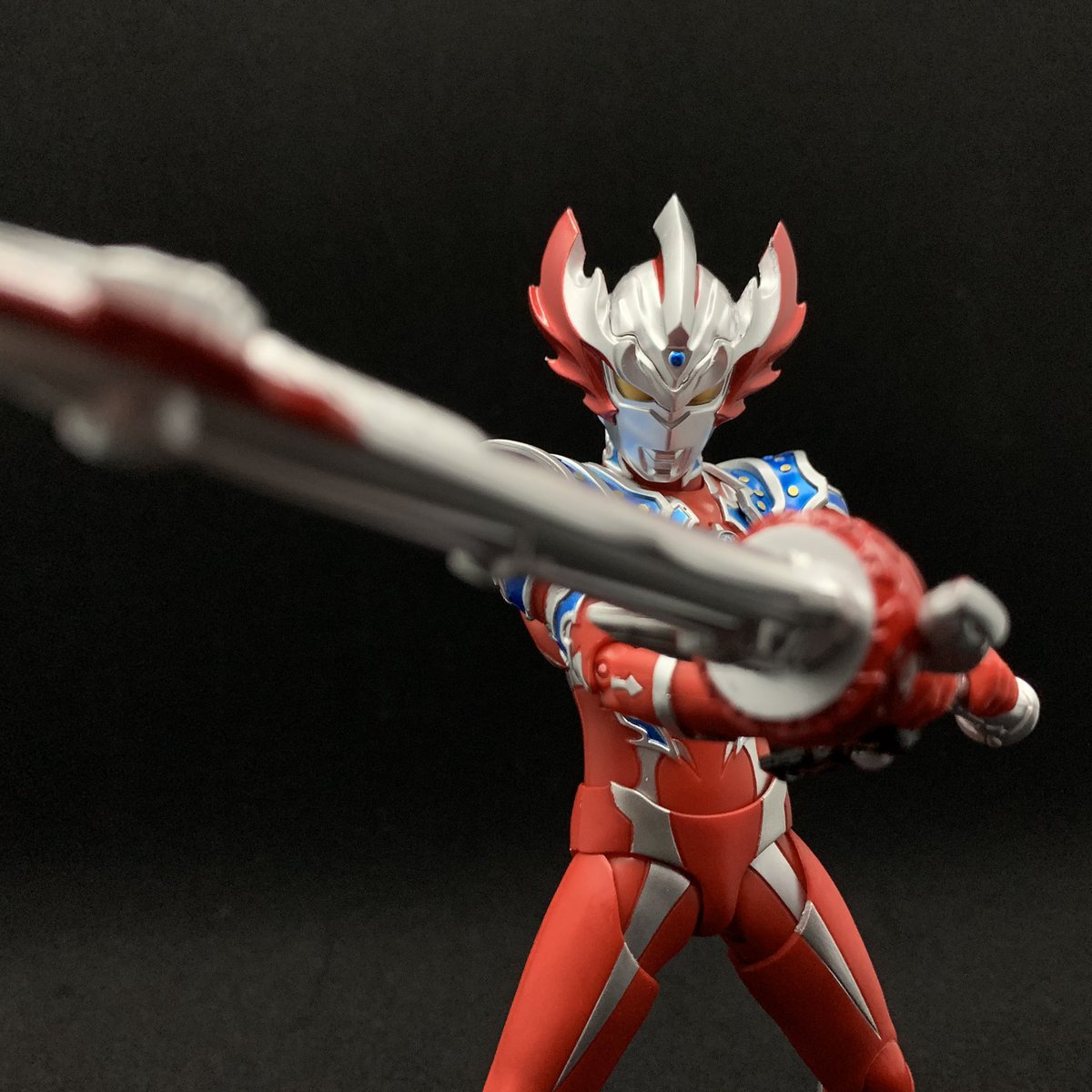 Twitter पर ウルトラアーツ ファン 非公式 ウルトラマン 剣 剣を構えるとフォローやrtが来るらしい