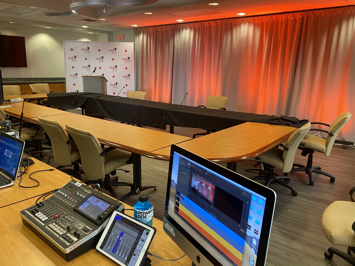 JPLilleyAV's tweet image. Second virtual event of the day is about to get underway, contact us to learn more about our virtual event production, virtual set designs, on air ready graphics, titles and animation services.

#VirtualEventProduction #VirtualSetDesign #covid19solutions #dovirtualbetter