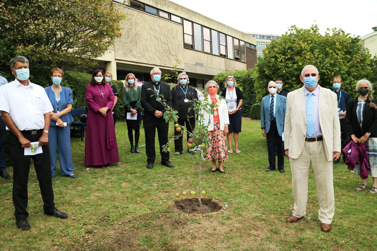 Poole Hospital (@poole_hospital) on Twitter photo Delighted to welcome Cllr Marion Le Poidevin, Mayor of Poole and Greg Wain, a ‘profoundly thankful’ patient, to help plant a tree to honour those affected by the #coronavirus <a href="/BCPCouncil/">BCP Council</a> @bishsherborne
Read more here: poole.nhs.uk/about-us/lates… Delighted to welcome Cllr Marion Le Poidevin, Mayor of Poole and Greg Wain, a ‘profoundly thankful’ patient, to help plant a tree to honour those affected by the #coronavirus <a href="/BCPCouncil/">BCP Council</a> @bishsherborne
Read more here: poole.nhs.uk/about-us/lates…