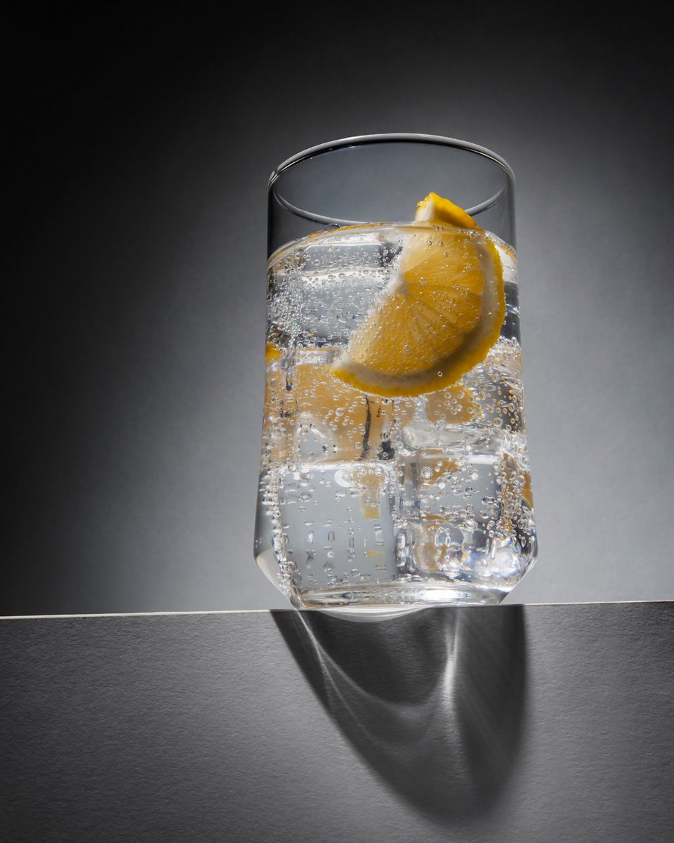 EspacioUmami's tweet photo. Hay 2 tipos de personas en el mundo:

RT 👉 Gin tonic antes de comer

Like 👉 Gin tonic después de comer

Y tú, ¿cuál eres? https://t.co/UyL7hcAoit
