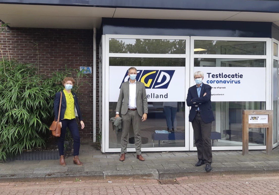 michielwill's tweet photo. Enorm respect voor de volle inzet van nu al 100 nieuwe testmedewerkers en bron- en contactonderzoekers #GGDIJsselland. Helaas loopt wachttijd op door beperkte laboratoriumcapaciteit. Wij vragen wij u: Laat u enkel testen bij klachten. https://t.co/WZdLEpvJNE