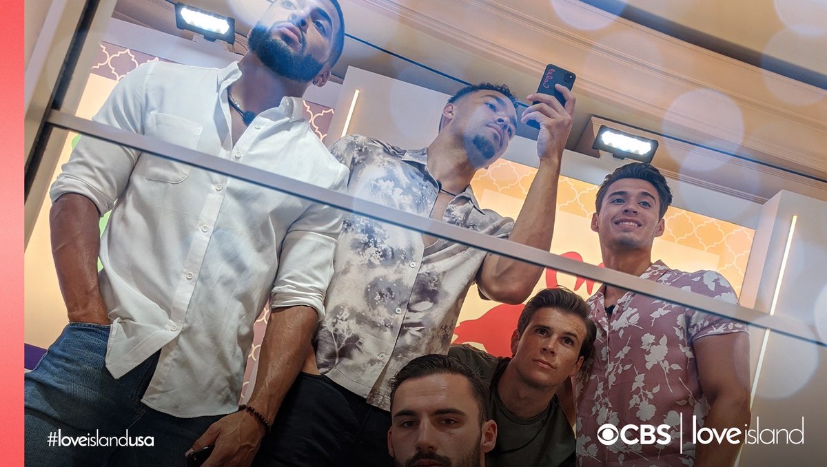 loveislandusa's tweet photo. So do you rep the Casa or the Villa? 🌴 #LoveIslandUSA https://t.co/mOArEMFQJ1