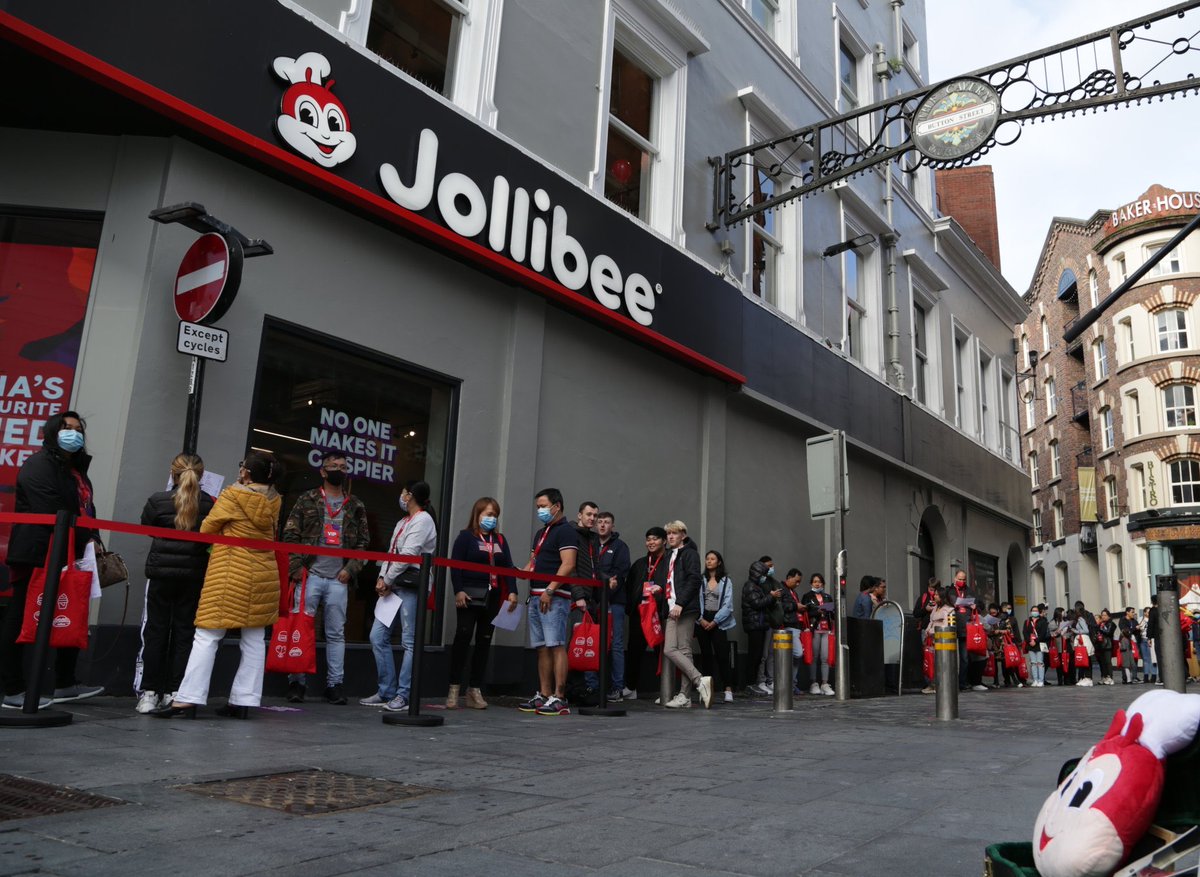 SeanMeliaRoger1's tweet photo. Lunch break today I went to @Jollibee for my lunch. Philippines biggest fast food chain, 2nd to open in the UK in Liverpool. 
Tried the Tropical Chicken Burger 🍍 &amp; I’m not stuffed &amp; now regretting it, as I cannot move from my desk 😷
#tasty #expensive #longQ #filling https://t.co/dxaP5G4cCq