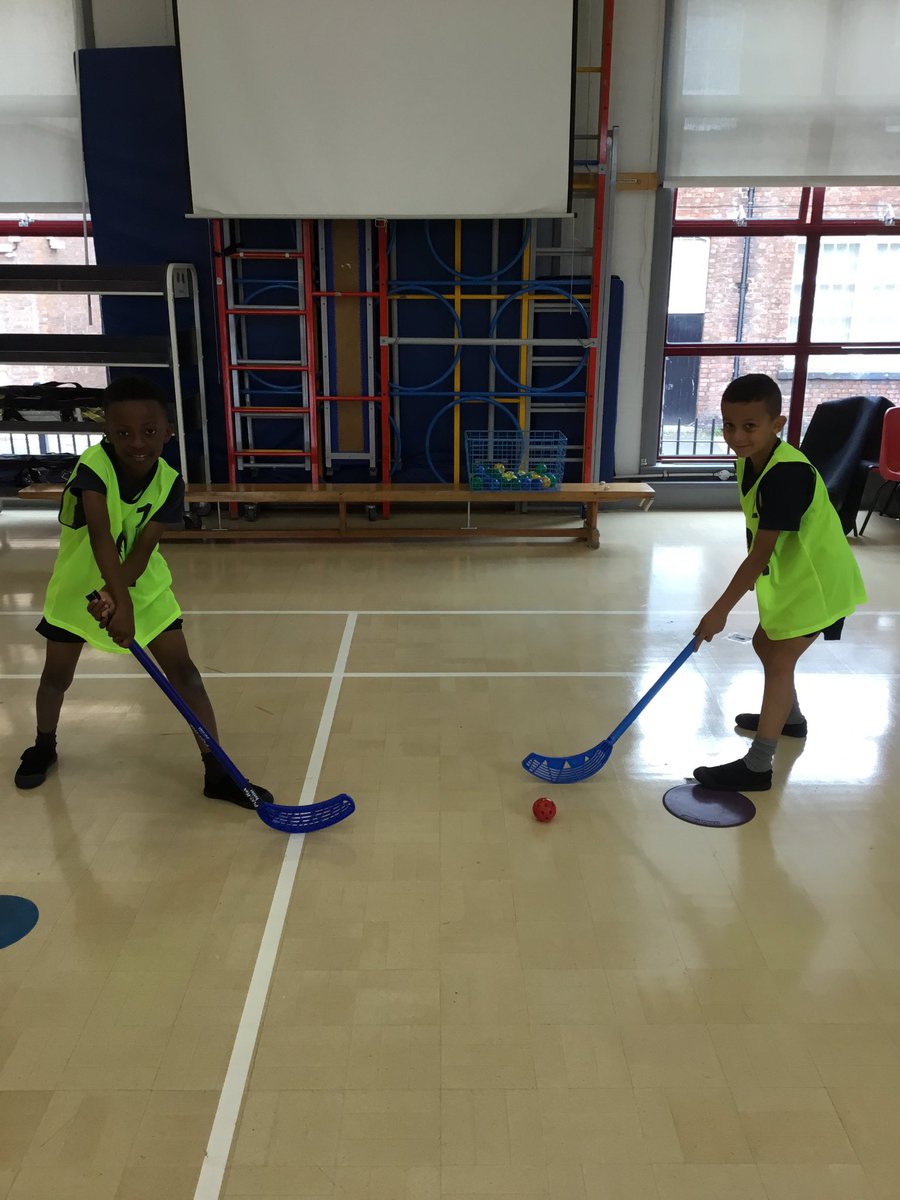 C3Pleasant's tweet photo. We loved our first PE lesson of Year Three. We spent some time practising our hockey skills individually and in teams. @PleasantStPrim @PleasantSSports https://t.co/UWwlwmBKac