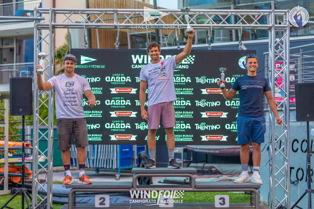 GActionGroup's tweet photo. Il nome di 𝗚 𝗔𝗰𝘁𝗶𝗼𝗻 𝗚𝗿𝗼𝘂𝗽 sulla vela dell' atleta Bruno Martini che lo scorso weekend si è aggiudicato il secondo posto al Campionato Italiano Foil Slalom. Complimenti Bruno. 💪☺️
#atuono #ita160 #slalom #vela @Ita160 https://t.co/tOvaU4AfWi