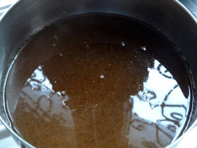 NaungLong_MM's tweet photo. 😍😍😍   We boil jengkol once with normal water, once with pineapple-shell, once with palm sugar, and then once with purified drinking water again and again. (We use purified drinking water of ALPINE's badge.)😍😍😍

#Naung_Lone_Tarlapaw https://t.co/sSzIDjvzFP