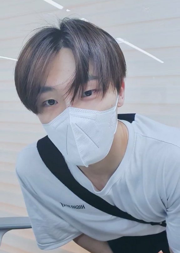 wonooji's tweet photo. leaving this acc ! feel free to use it as free follow or sb i don't really mind. k bye <3 https://t.co/tOgWVT7s4t