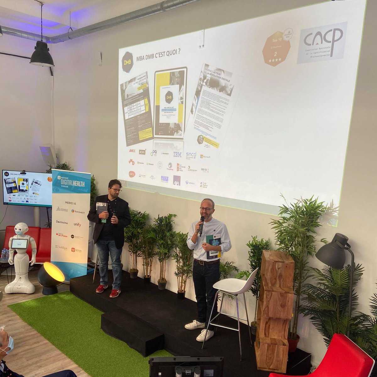 HUBInstitute's tweet photo. Lancement du #MBADMB #Health le 2 novembre prochain ! 

@VincentMontet et @LionelREICHARDT présentent cette nouvelle formation pour préparer les nouvelles générations aux enjeux et innovations #santé de demain

#DigitalHealthForum https://t.co/7MO3gSRbwL
