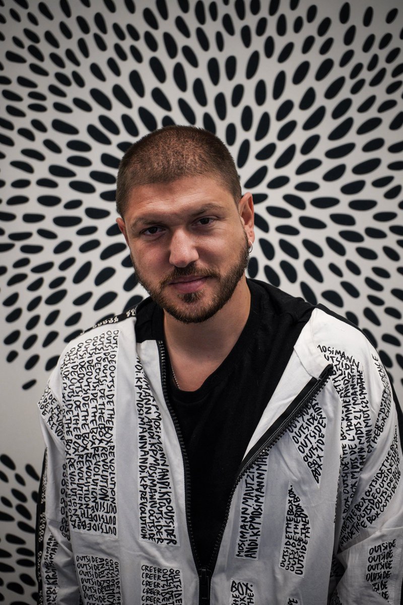 maelgerday's tweet image. [CONCOURS]
Tentez de remporter la première partie de l'album de @mosimannoff "Outside The Box" dédicacé 

Pour ça :

➡️ Abonne toi 🙏

➡️Aime et RT ce post 

➡️Abonne toi a la chaîne DCLIK sur YouTube 📺 youtube.com/DCLIK

➡️Commente "Je Participe"

Bonne chance 💥