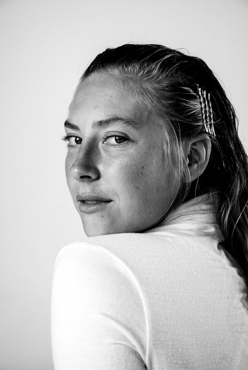 ModelsVisible's tweet photo. NOËLLE 

Mijn naam is Noëlle. Ik ben 20 jaar en ben geboren zonder rechter onderarm. 

Lees Noëlle haar hele verhaal op onze instagram @visiblemodels 

#visiblemodels #modelagency #amputeemodel https://t.co/NGx07VSJeg